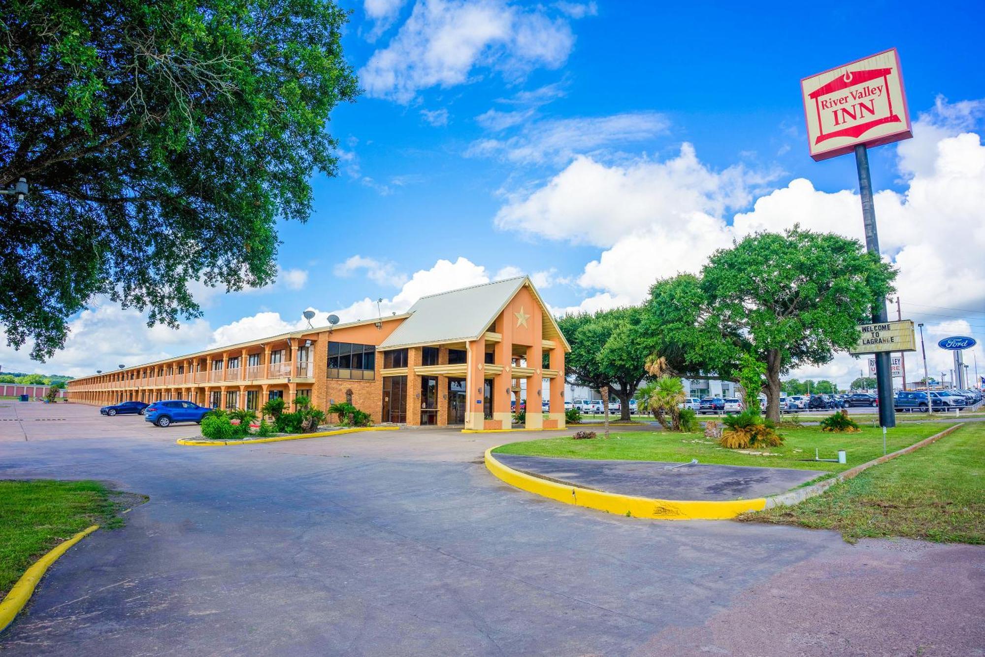 River Valley Motor Inn By Oyo La Grange Texas Exterior photo