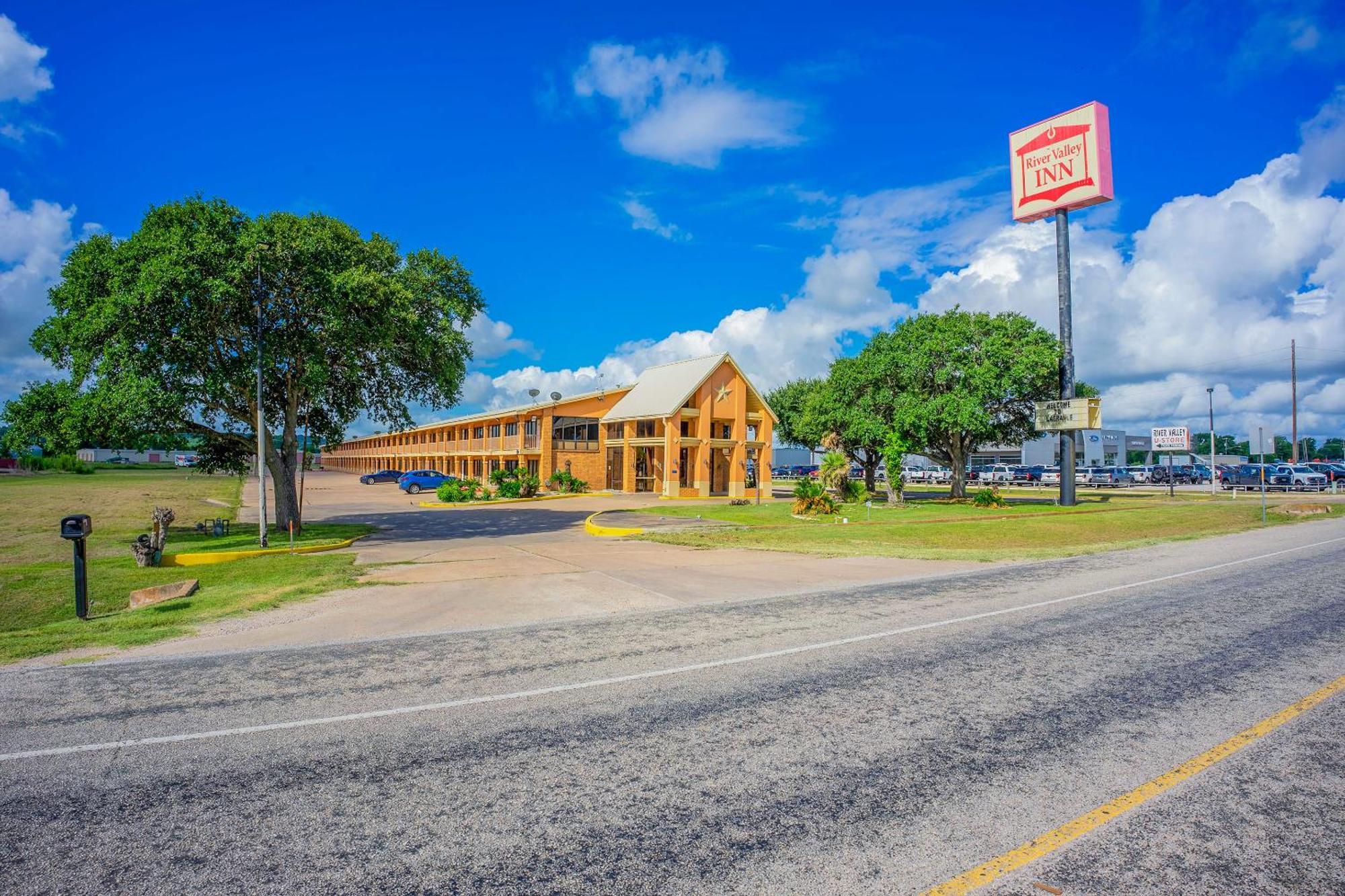 River Valley Motor Inn By Oyo La Grange Texas Exterior photo