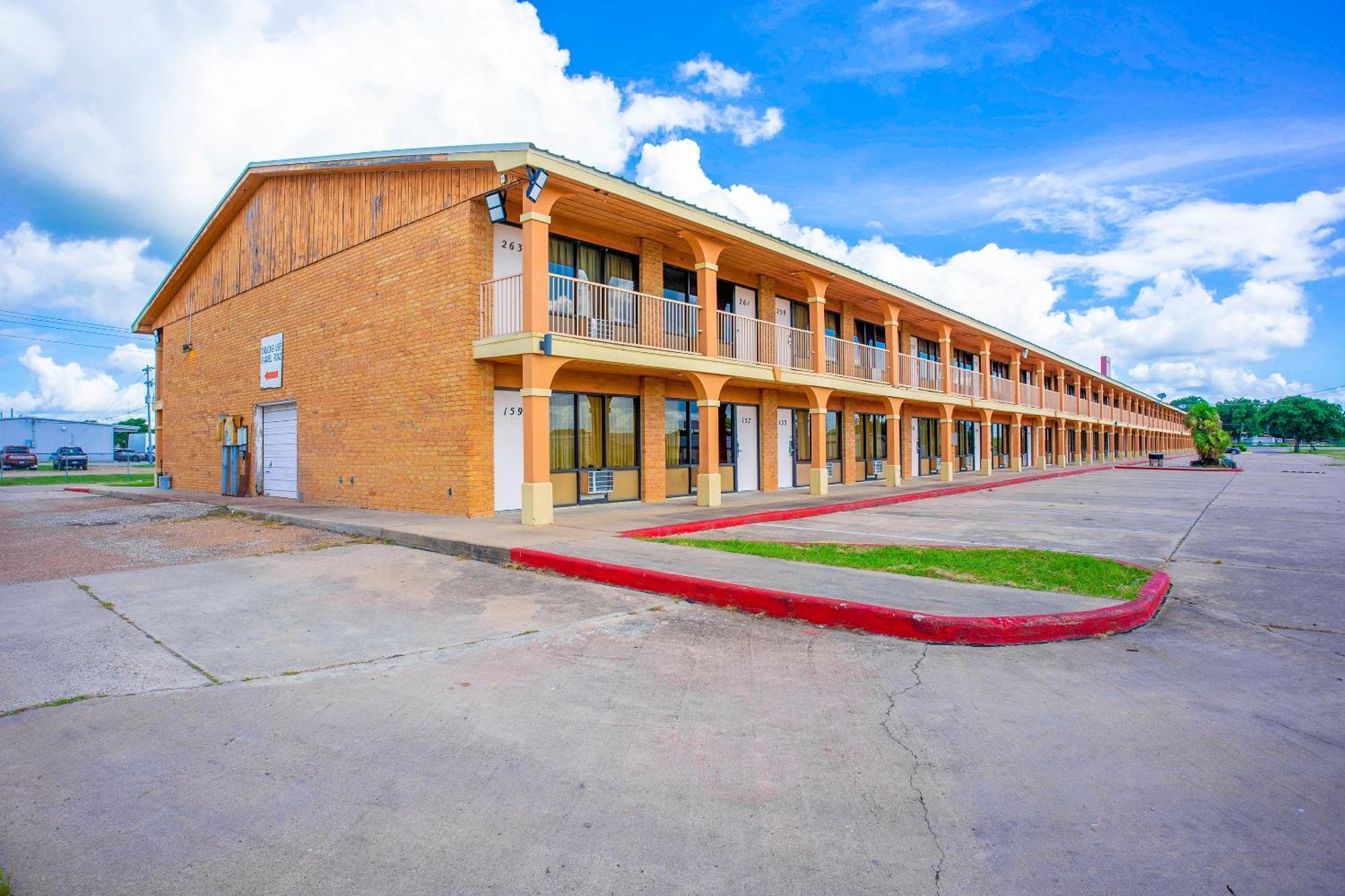 River Valley Motor Inn By Oyo La Grange Texas Exterior photo